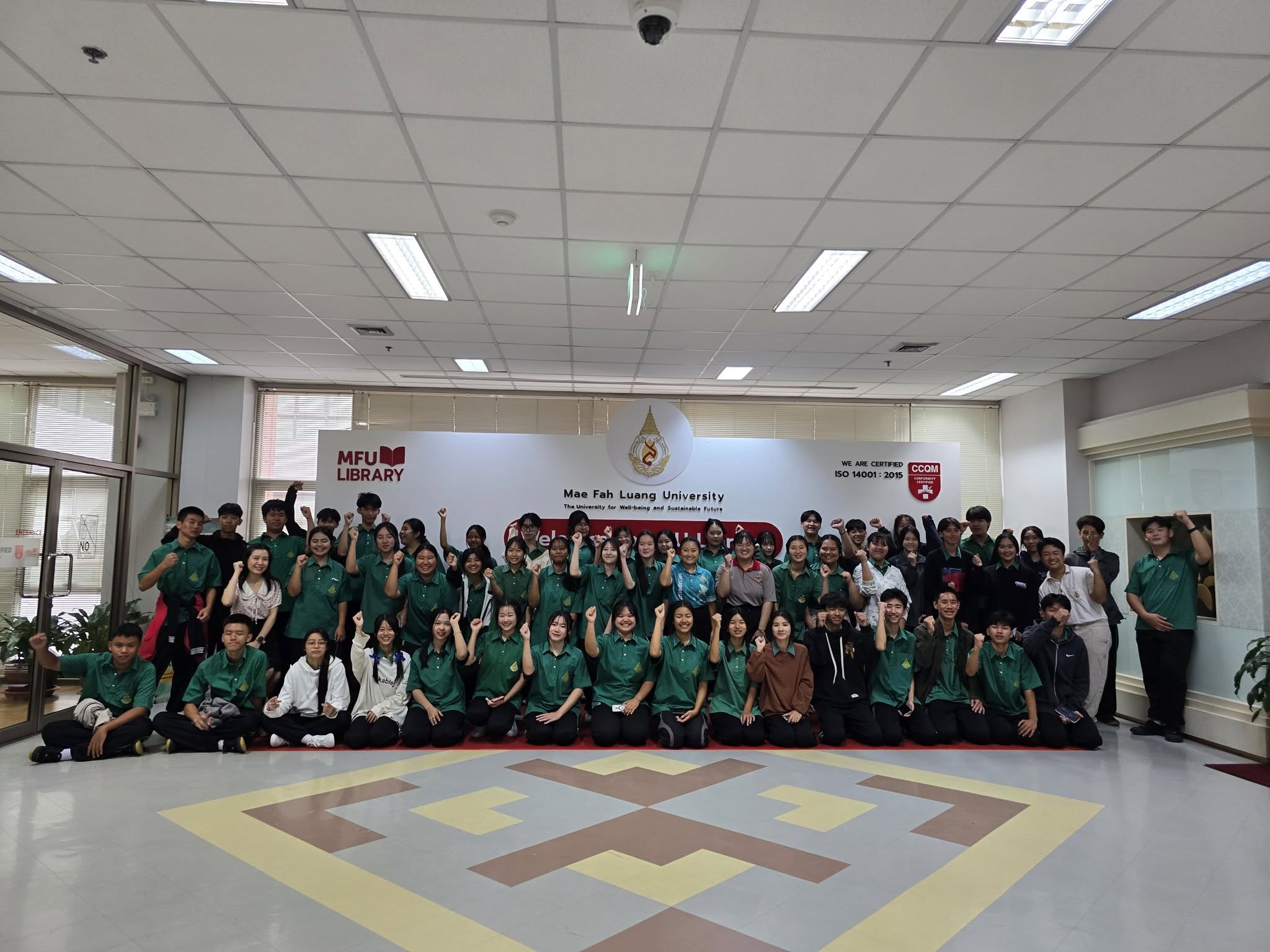 ศูนย์บรรณสารฯ ต้อนรับอาจารย์และนักเรียนจากโรงเรียนแม่สายประสิทธิ์ศาสตร์ ในการชมหอประวัติ มฟล.