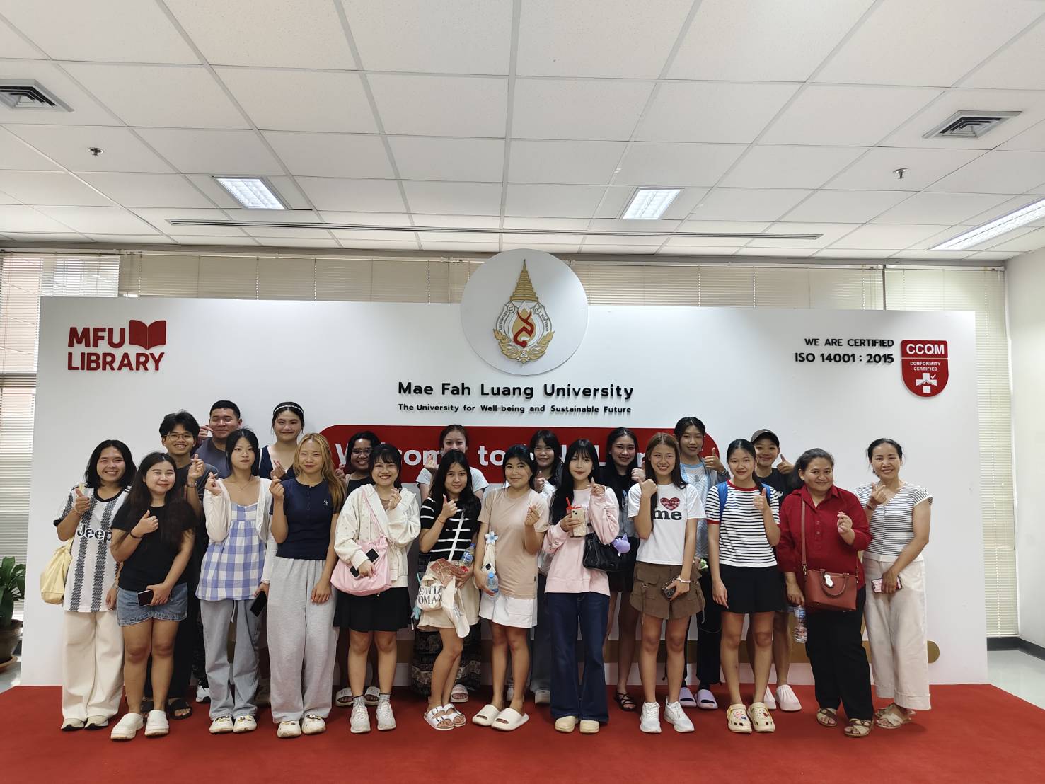 ศูนย์บรรณสารฯ เปิดพื้นที่และแนะนำหอประวัติ มฟล.ให้คณะผู้เข้าร่วมประชุมงาน Global Coffee and Tea Association Forum 2025: Shaping the Future Together