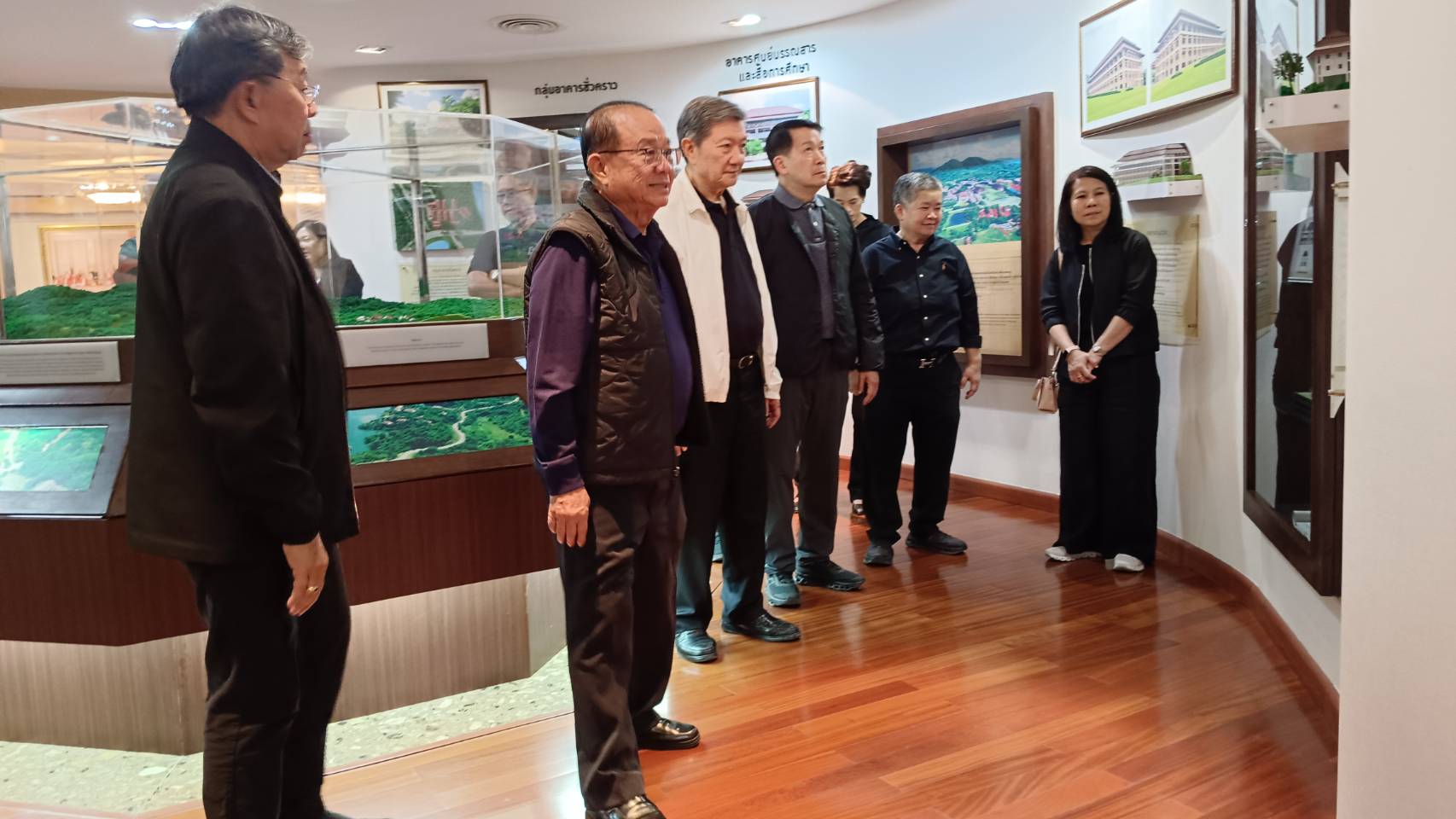 ศูนย์บรรณสารฯ มฟล. ต้อนรับคณะผู้บริหารระดับสูง ม.มหิดล เข้าเยี่ยมชมหอประวัติมหาวิทยาลัยแม่ฟ้าหลวง